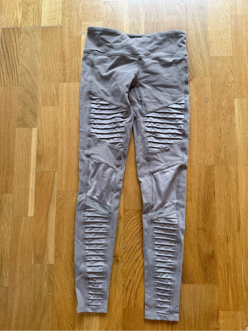 ALO Yoga Ribbed Leggings in Taupe